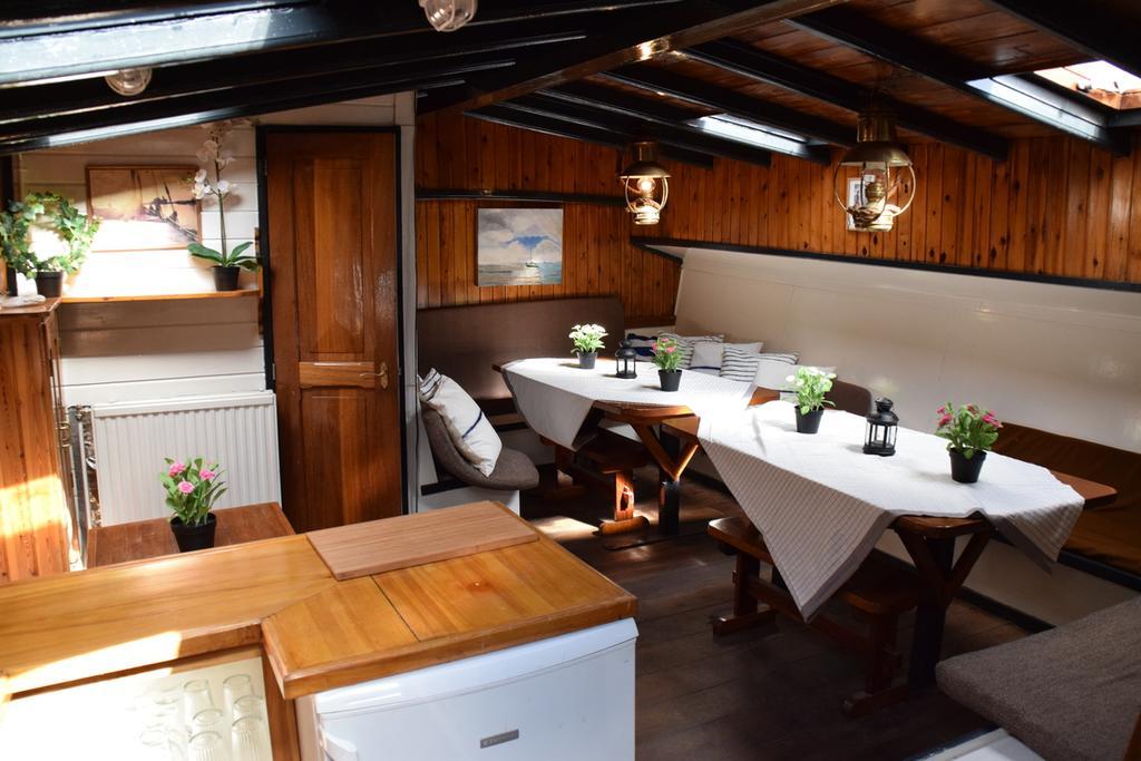 Boat-Apartment Rotterdam Fokkelina ภายนอก รูปภาพ